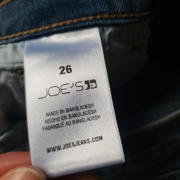 NWT Joe's Jeans Womens Easy Bermuda Mid-Rise Frayed Hem Cuffed Shorts 26 $168 - Picture 11 of 13